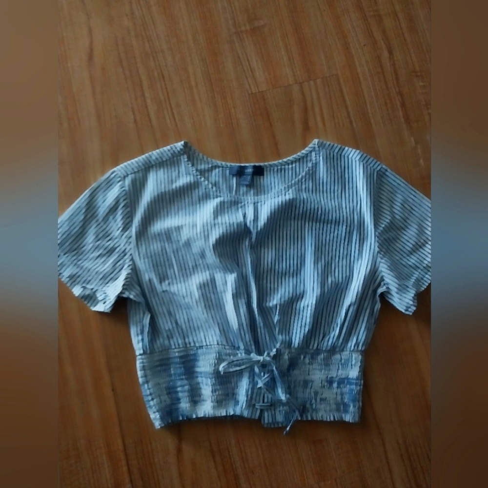 Women's stripped cropped shirt